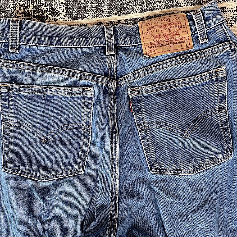 VTG 90’s Levi’s 550 High Waisted Jeans: Size 12 - Picture 3 of 7